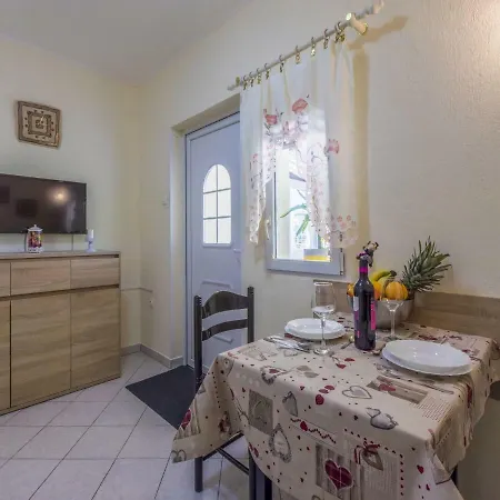 Miroslava * Crikvenica